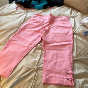 Women’s Petite Medium Capri.